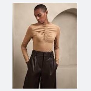 Banana Republic ruched front long sleeve turtleneck.  NWT, Tan, Small
